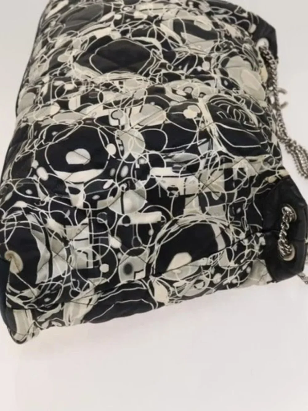 CHANEL Matelasse Chain Shoulder Bag Silk Black Silver CC Auth 120924
